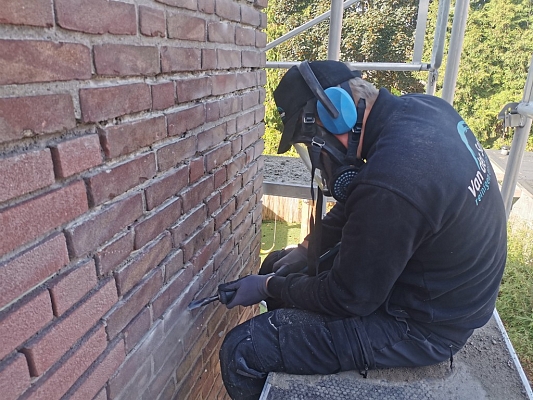 Voegen uithakken